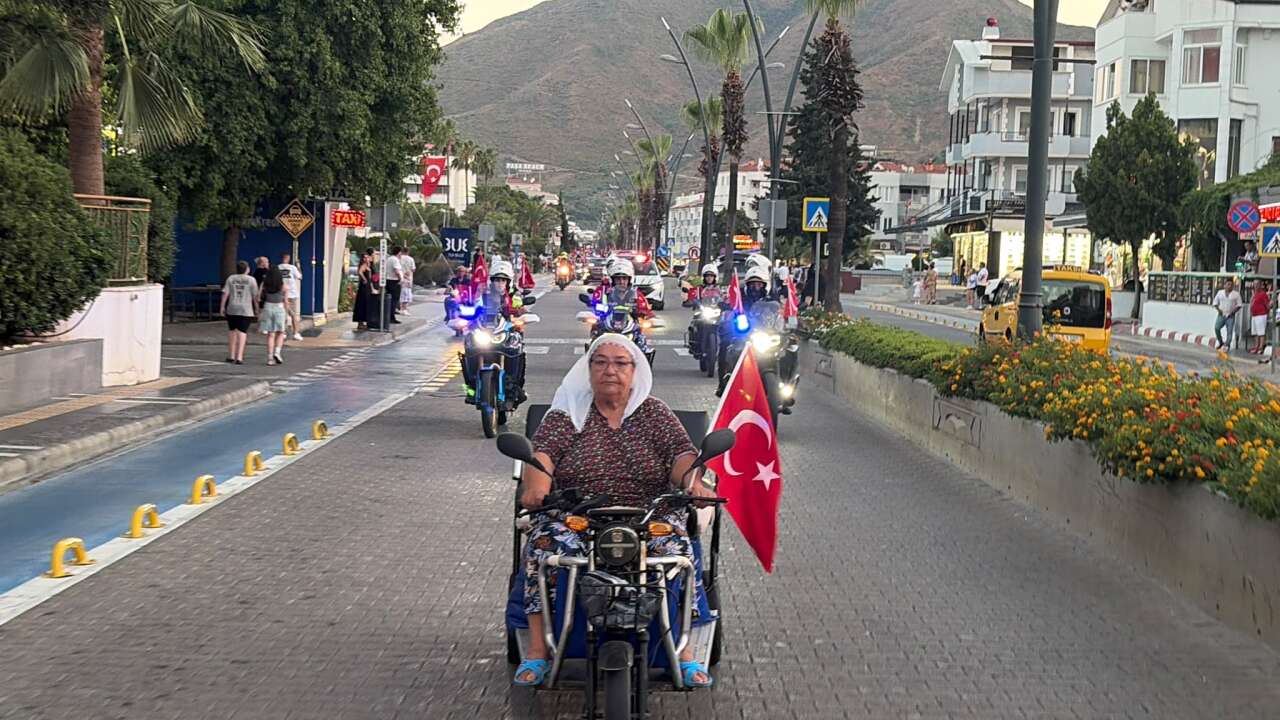 Marmaris’te 15 Temmuz Anma Programı Kortej Yürüyüşüyle Başladı 1