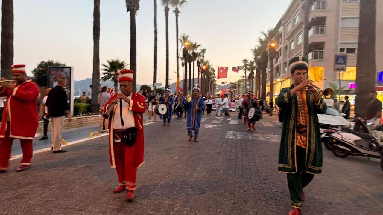 Marmaris’te 15 Temmuz Anma Programı Kortej Yürüyüşüyle Başladı 3