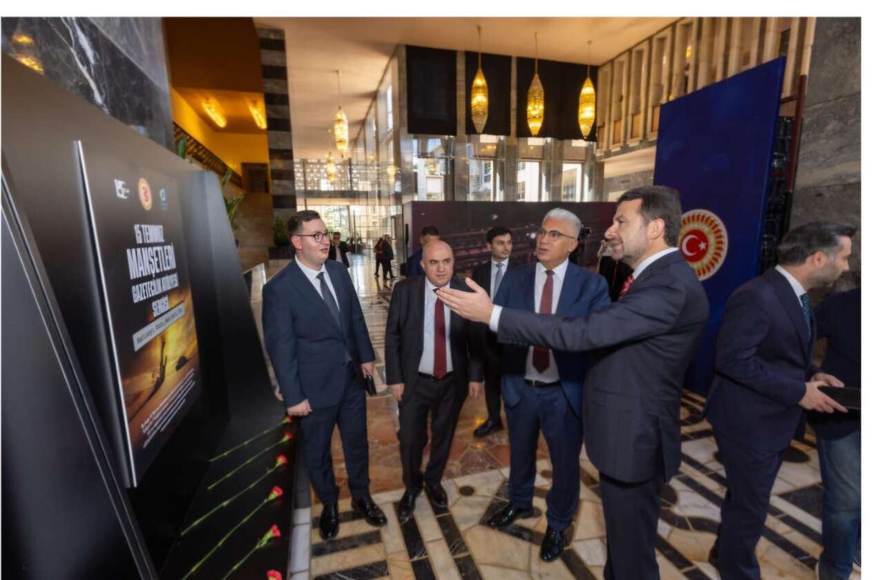 TBMM’de ‘15 Temmuz Manşetleri Gazetecilik Atölyesi Sergisi’ Açıldı 4