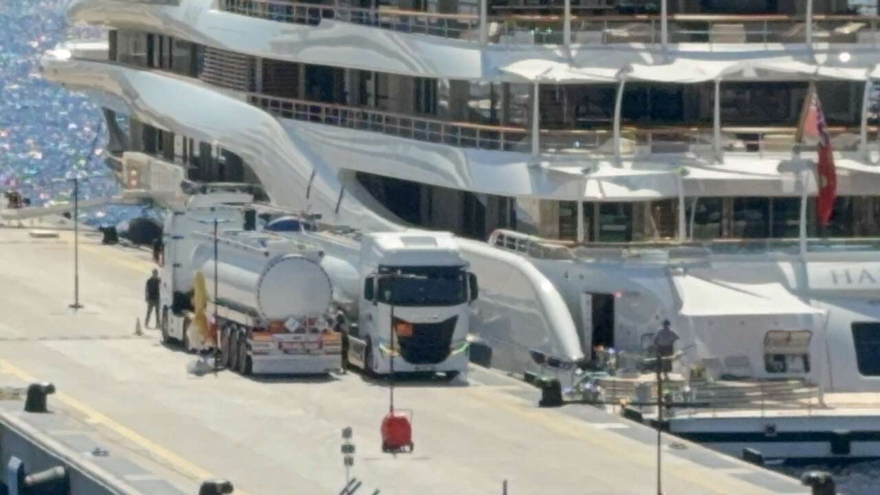 Bodrum’da Süper Yatlara 21 Tankerle 600 Bin Litre Yakıt İkmali 3