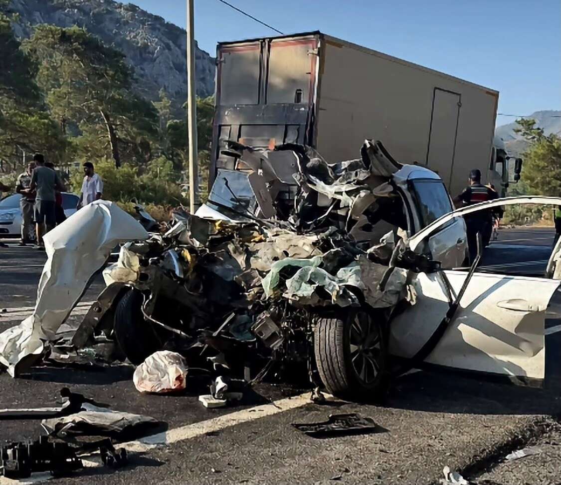Marmaris’teki Kazada: 16 Yaşındaki Çocuk Yaşamını Yitirdi, Anne ve Babası Ağır Yaralı 1