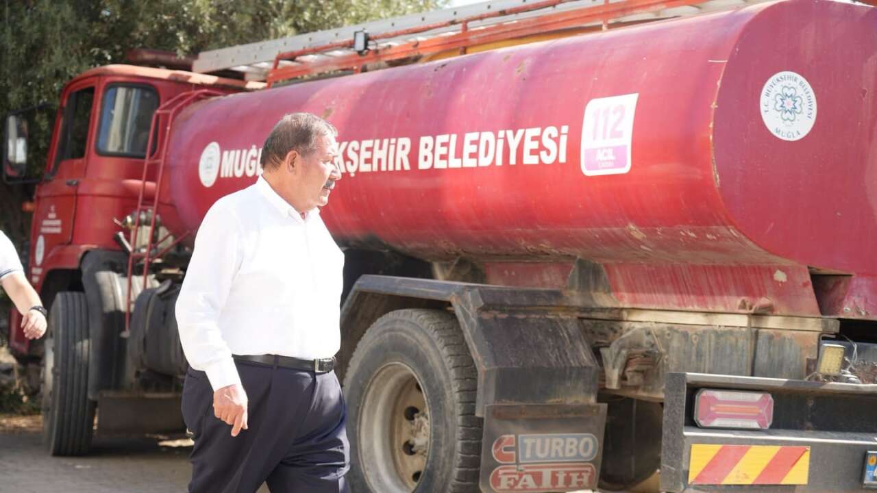 Milas'ta Boş Arsada Yangın: Milas Belediyesi'nden Bakımsız Arsalar İçin Acil Önlem Çağrısı 2