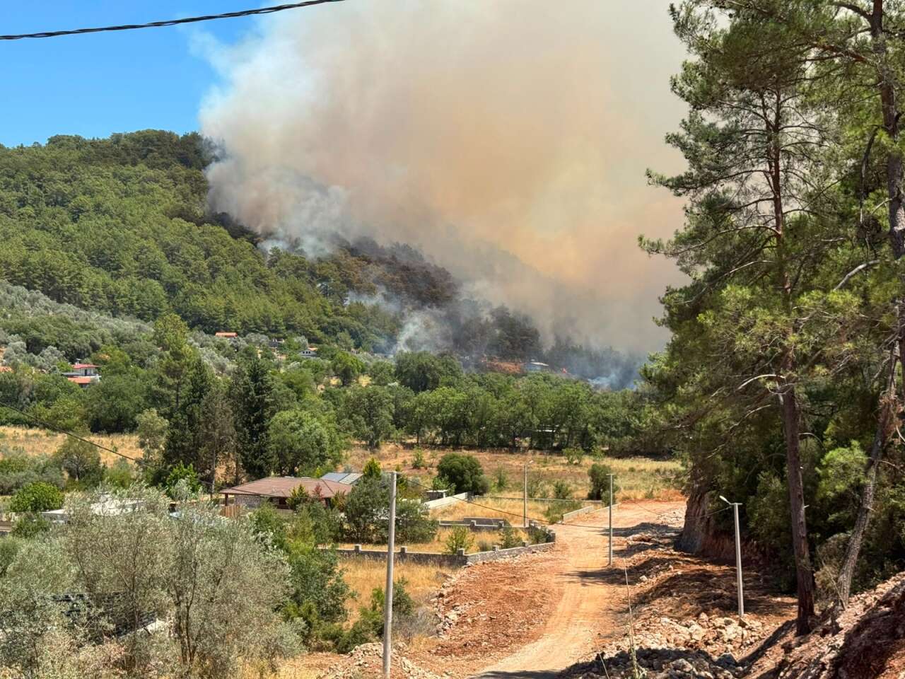 Muğla Valisi Açıkladı: Fethiye'de Bir Mahalle Tedbir Amaçlı Boşaltılıyor 2