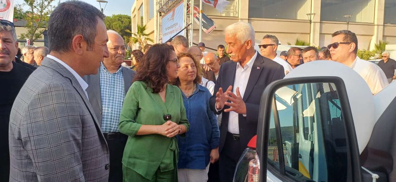 Menteşe Belediyesi Yeni Araçlarını Hizmete Aldı, Emirbeyazıt'ta Yeni Park Açıldı 9