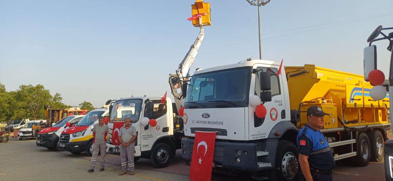 Menteşe Belediyesi Yeni Araçlarını Hizmete Aldı, Emirbeyazıt'ta Yeni Park Açıldı 7