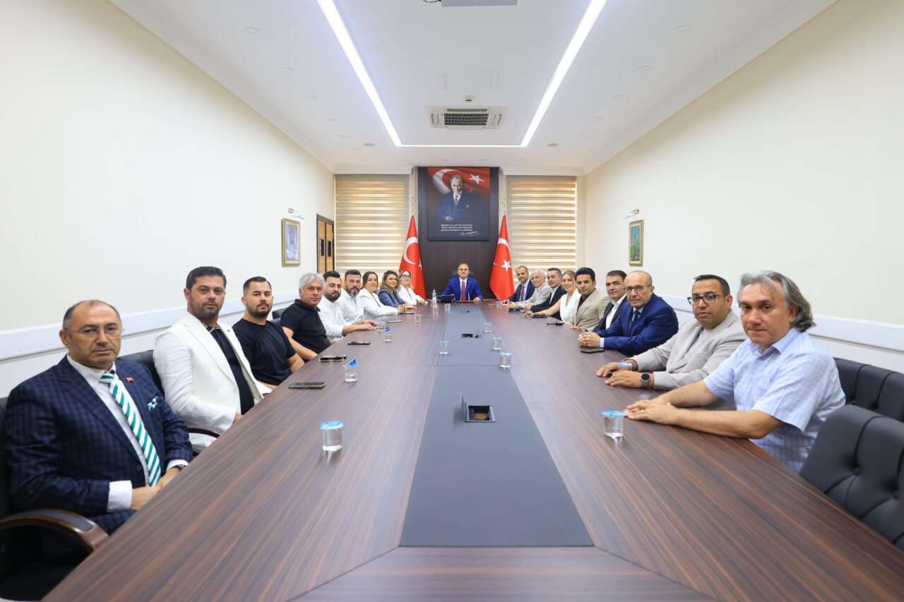 Muğlaspor Yönetiminden Vali Akbıyık'a Ziyaret: Yeni Sezon Öncesi Destek ve Başarı Mesajı 1