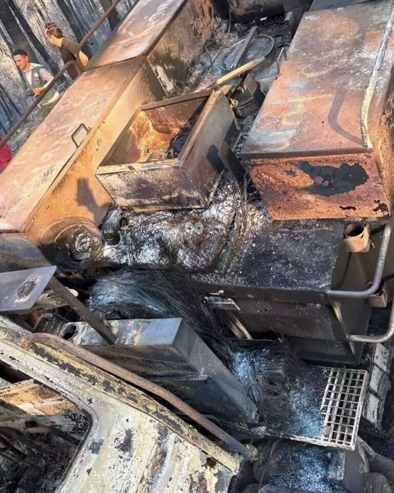 Seydikemer’de Yangınla Mücadelede Büyük Kayıp: Arazöz Yanarak Hurdaya Döndü 1