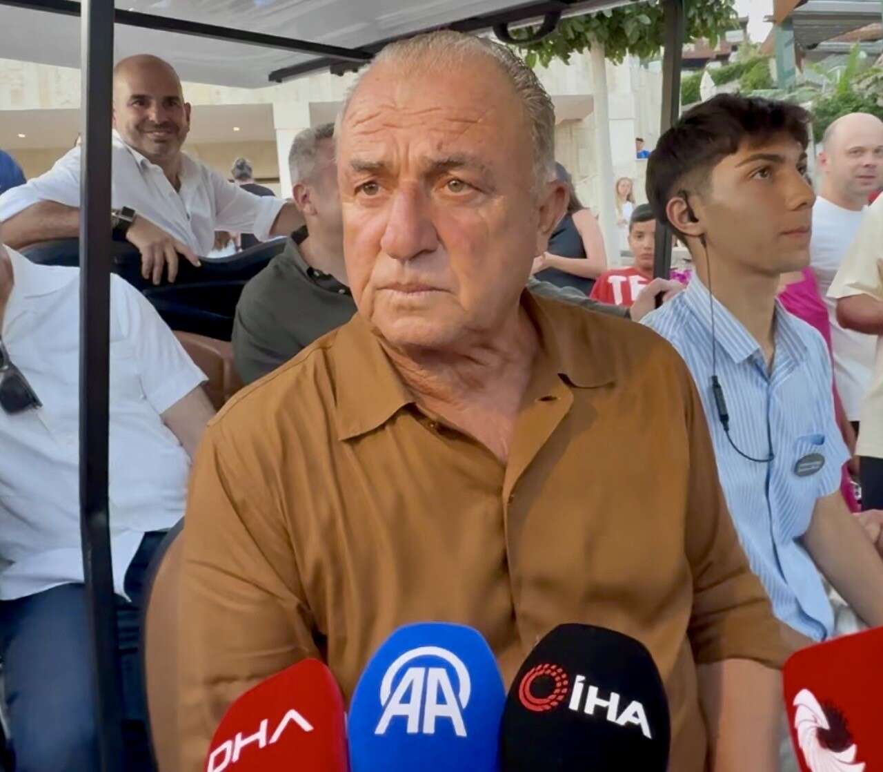 Dursun Özbek: "Şampiyonlar Ligi'nde İstediğimiz Neticeleri Almak Üzere Bir Takım Hazırlığı Yapıyoruz" 4
