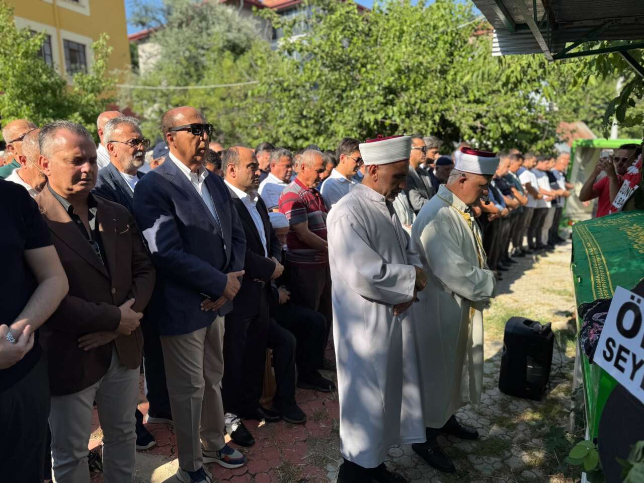 Eski Bakan Fatma Betül Sayan'ın Acı Günü! Halası Kezban Akyol Muğla'da Son Yolculuğuna Uğurlandı 2