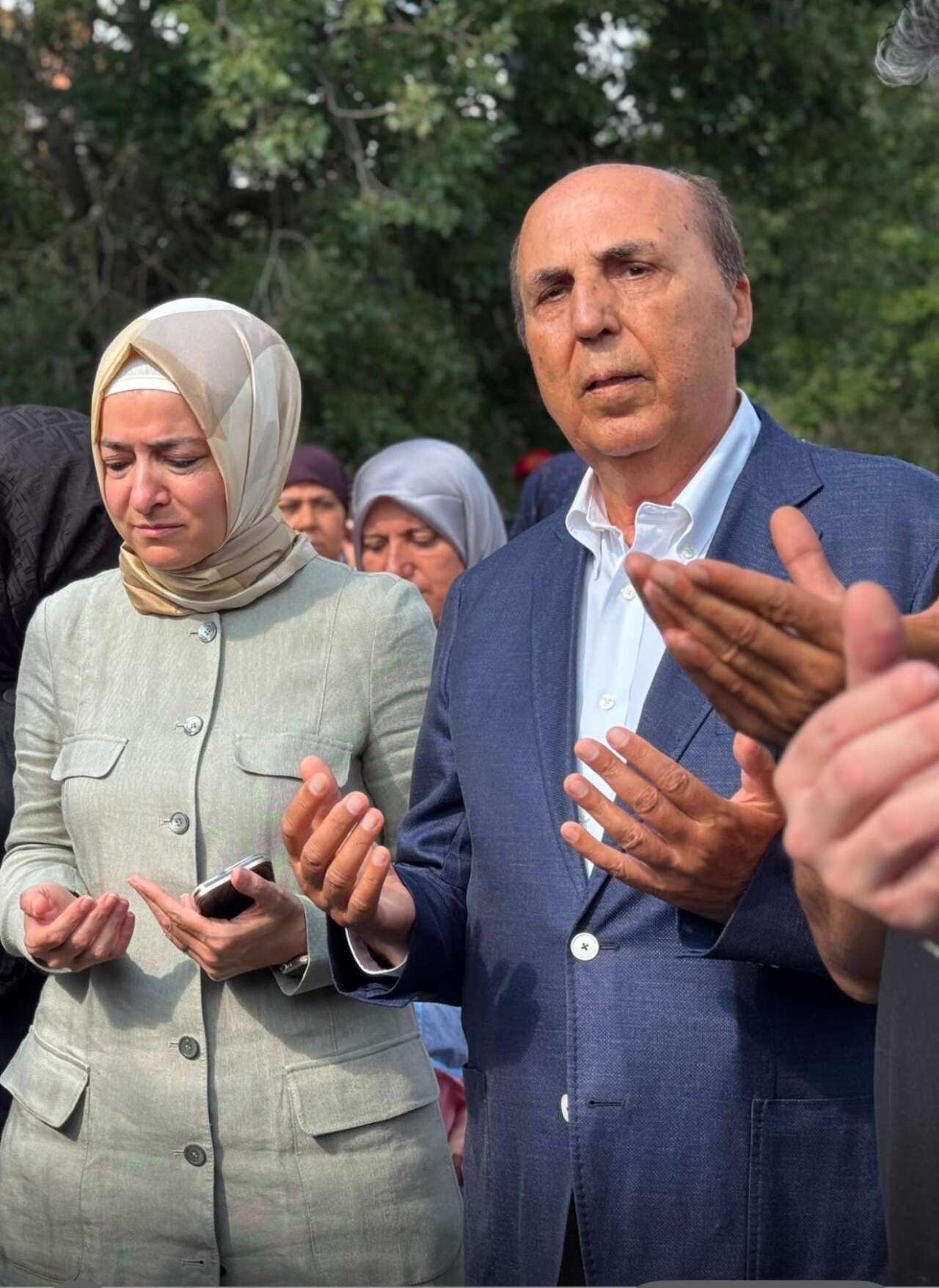 Eski Bakan Fatma Betül Sayan'ın Acı Günü! Halası Kezban Akyol Muğla'da Son Yolculuğuna Uğurlandı 1