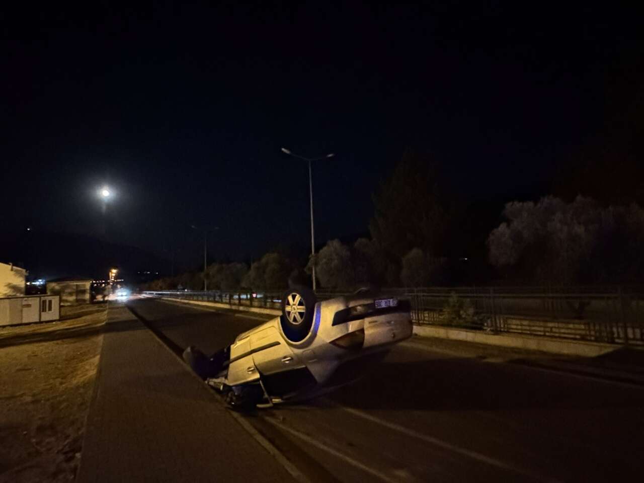 Muğla'da Trafik Kazası: Takla Atan Otomobildeki Sürücü Yaralandı 5