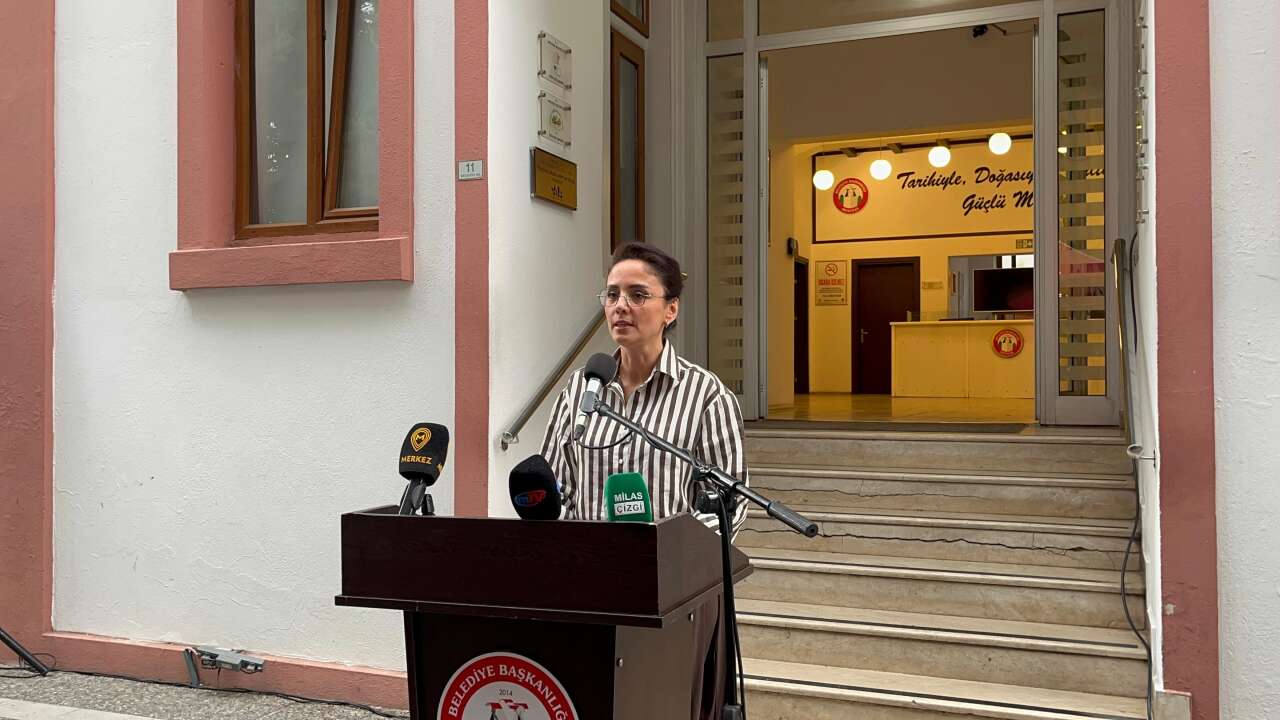 Muğla'da 100 Yıllık Tarihi Belediye Binası Vakıflara Devredilecek 6
