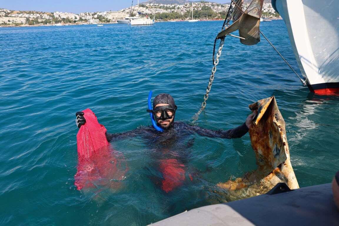 Bodrum'da Deniz Dibi Temizliği: Denizden 310 Kilogram Atık Çıkarıldı 2