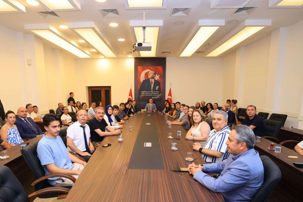 YKS’de Dereceye Giren Öğrenciler Muğla Valisi Dr İdris Akbıyık Tarafından Kabul Edildi 1
