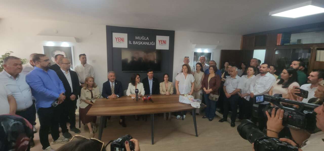 Menteşe Belediye Başkanı Gonca Köksal Aras ve CHP’li Meclis Üyeleri Yeni Parti’ye Geçti 3