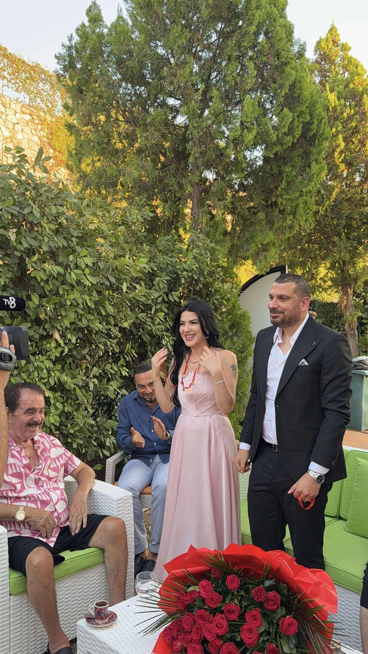 İbrahim Tatlıses Muğla’da: Manevi Kızına İsteme Töreninde Beşi Bir Yerde Taktı 3