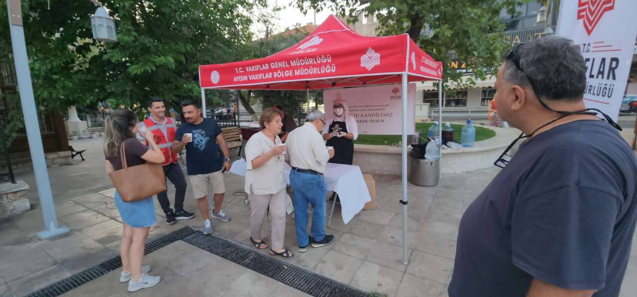 Menteşe’de Mevlit Kandili’nde Vatandaşlara Şerbet İkramı 2