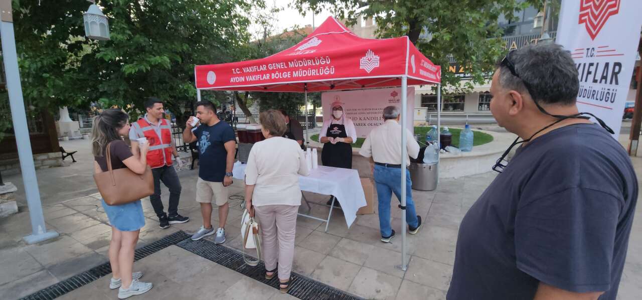 Menteşe’de Mevlit Kandili’nde Vatandaşlara Şerbet İkramı 3