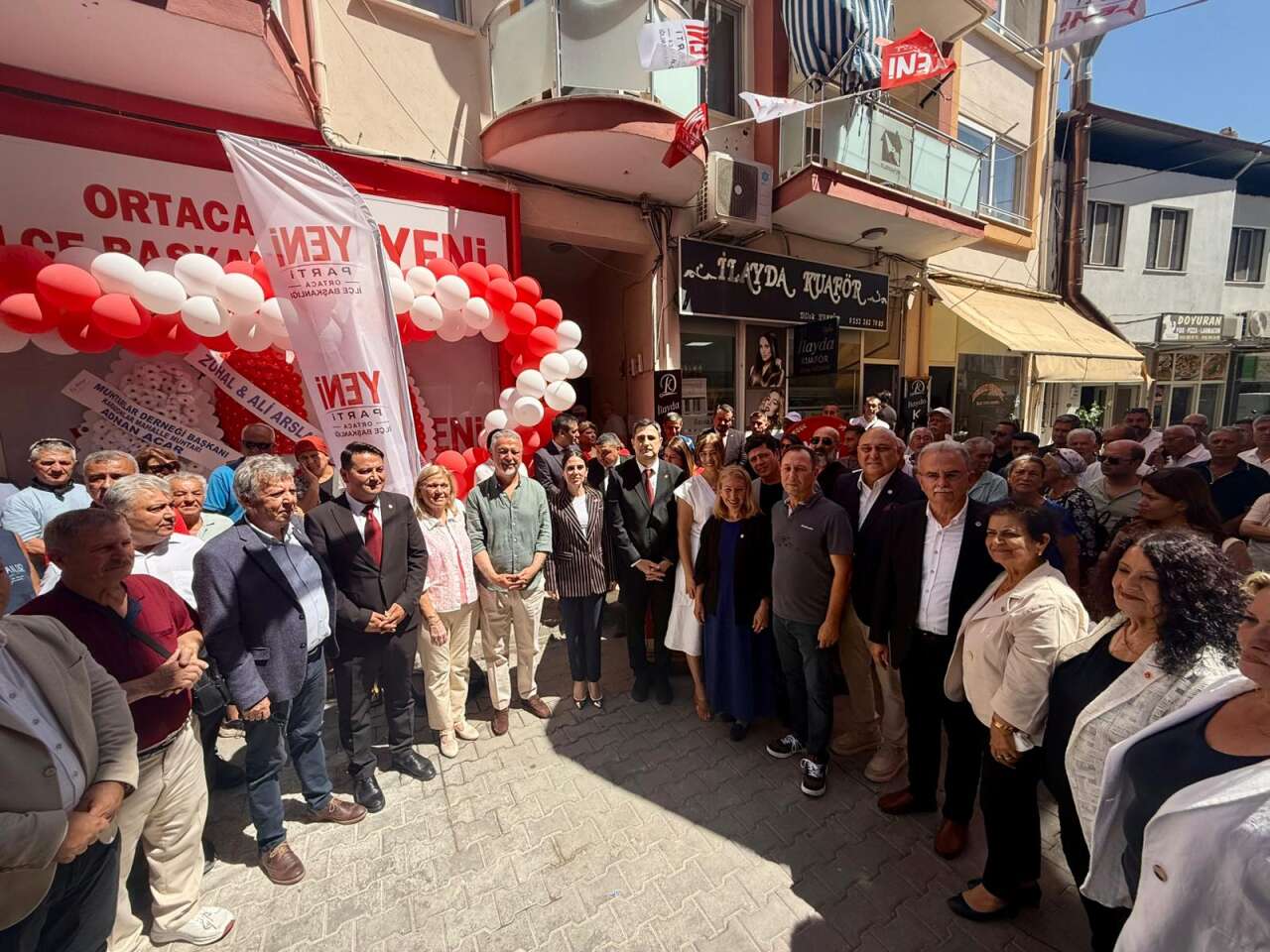 Ortaca Belediye Başkanı Evren Tezcan YENİ Parti’ye Katıldı, Rozetini Gizem Özcan Taktı 1