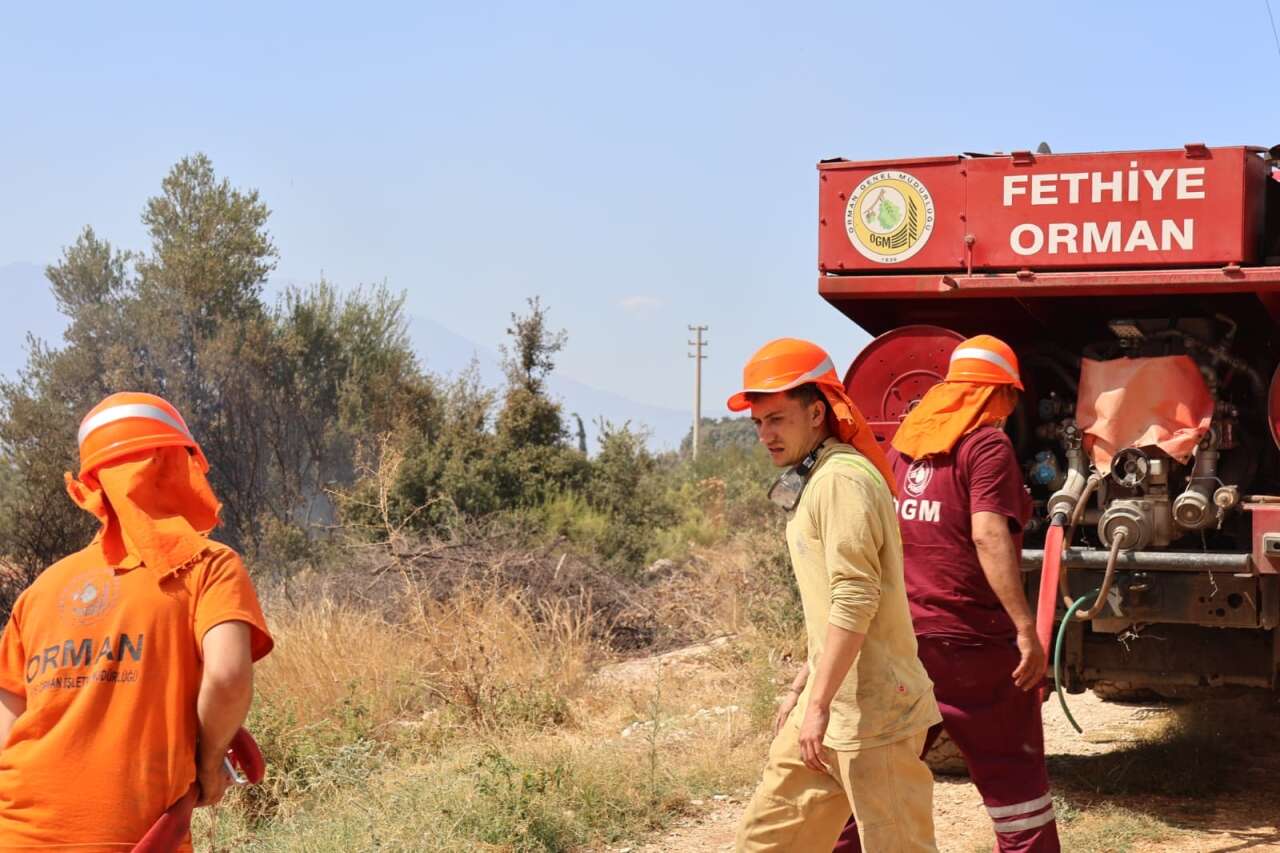 Seydikemer’de Başlayan Orman Yangını Kaş’a Sıçradı: 4 Uçak, 16 Helikopter ve 853 Personel Görevde 3