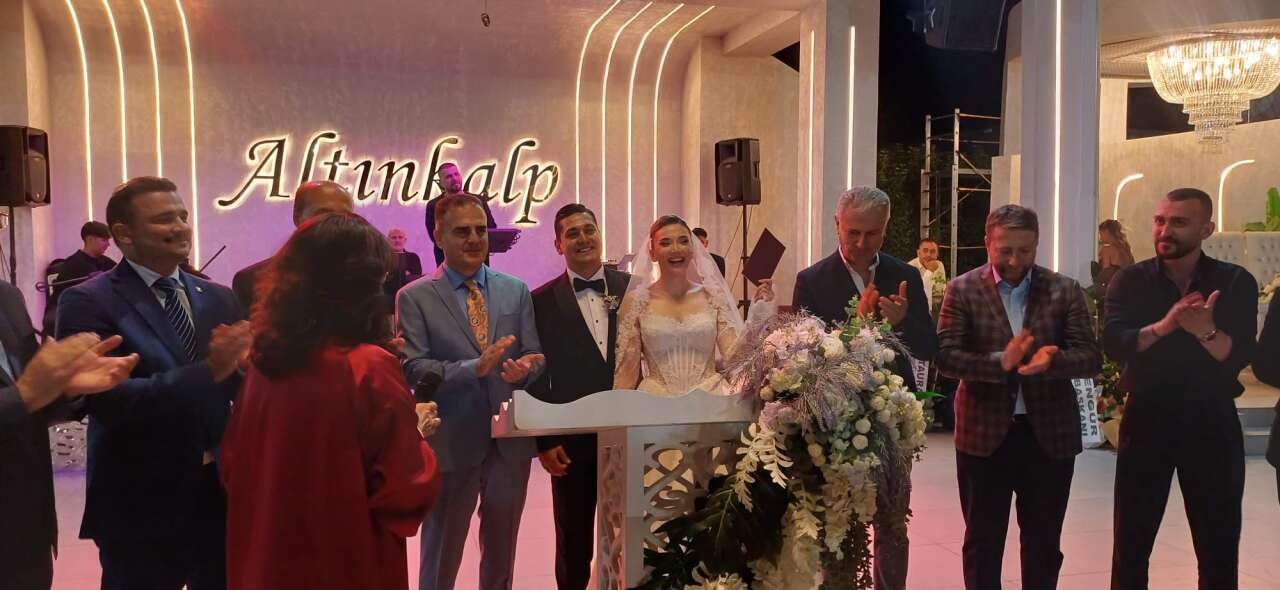 Muğla’da Görkemli Düğün: Oğuzhan Göçer ve Nerin İnce Evlendi 4