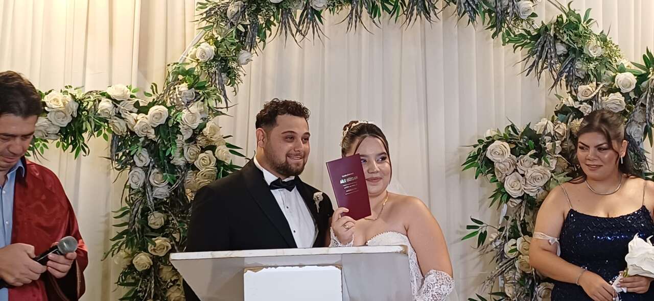 Hasan Mert Akgül ve Perinur Kale Menteşe’de Görkemli Düğünle Evlendi 1