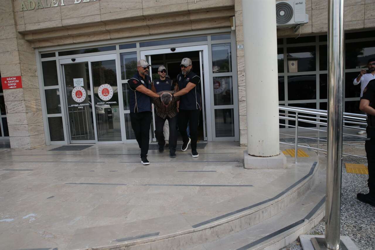 10 Yıl Firari Olan FETÖ’nün Marmaris’teki Suikast Timi Sanığı Burkay Karatepe Tutuklandı 2