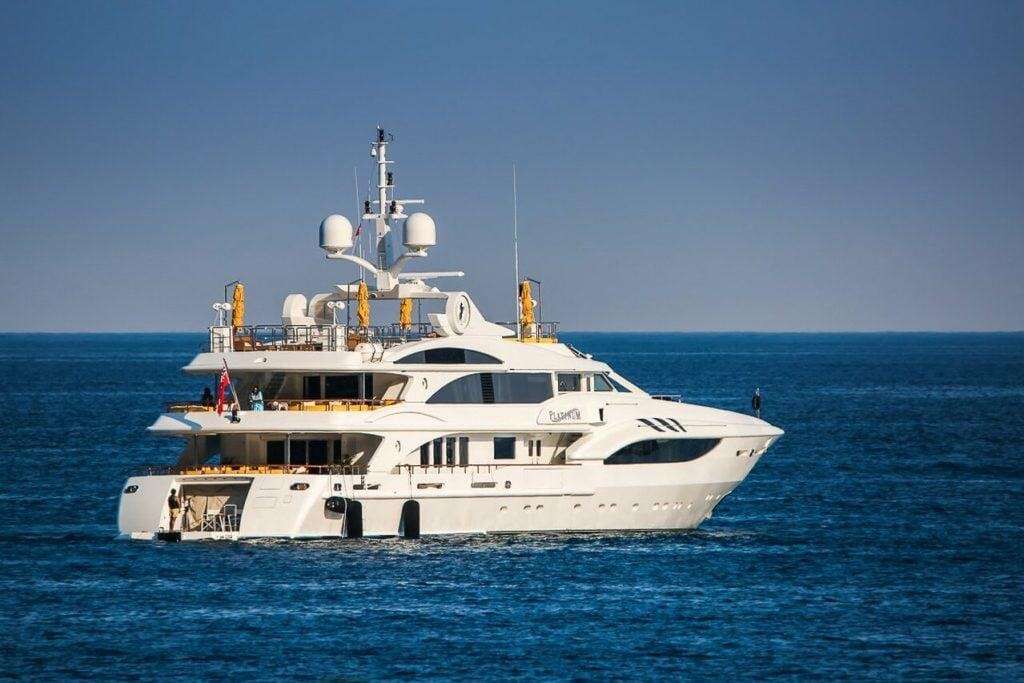 Milyarder Sunil Vaswani'nin 72 Metrelik Süper Yatı Platinum Fethiye'de! Ege Koylarında Göz Kamaştırdı 3