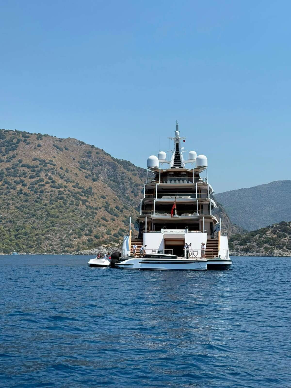Milyarder Sunil Vaswani'nin 72 Metrelik Süper Yatı Platinum Fethiye'de! Ege Koylarında Göz Kamaştırdı 1