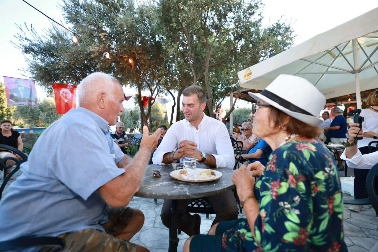 Bodrum'da Pînaraltı Emekli Kafe Açıldı: Çay 5 TL, Kahve 15 TL 6