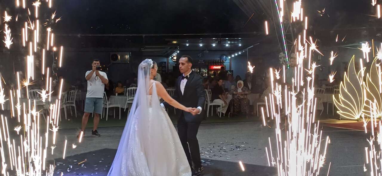 Burak Kezer ve Meltem Akaydın Menteşe’de Dünyaevine Girdi 7