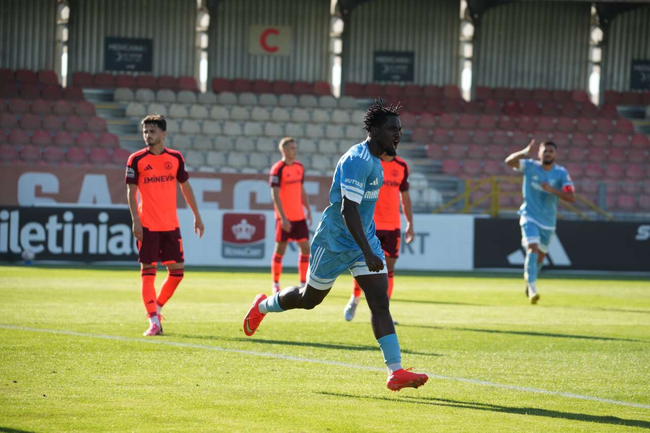 Muğlaspor, Ümraniyespor Deplasmanında İlk Yarıyı Önde Tamamladı 2