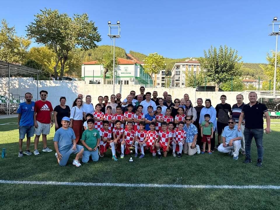 Muğla’da Miniklerden Büyük Başarı: Düğerek Güneş Spor U-9 Şampiyon 1
