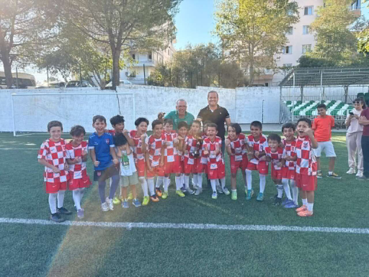 Muğla’da Miniklerden Büyük Başarı: Düğerek Güneş Spor U-9 Şampiyon 2