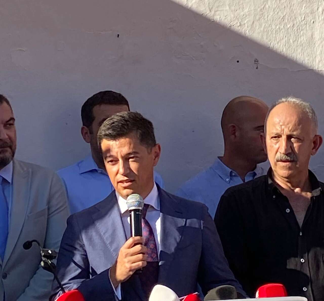 Başkan Acar Ünlü’nün Yeni Parti Rozetini Gizem Özcan Taktı: Babasının Rozetini İse Kendisi Taktı 7