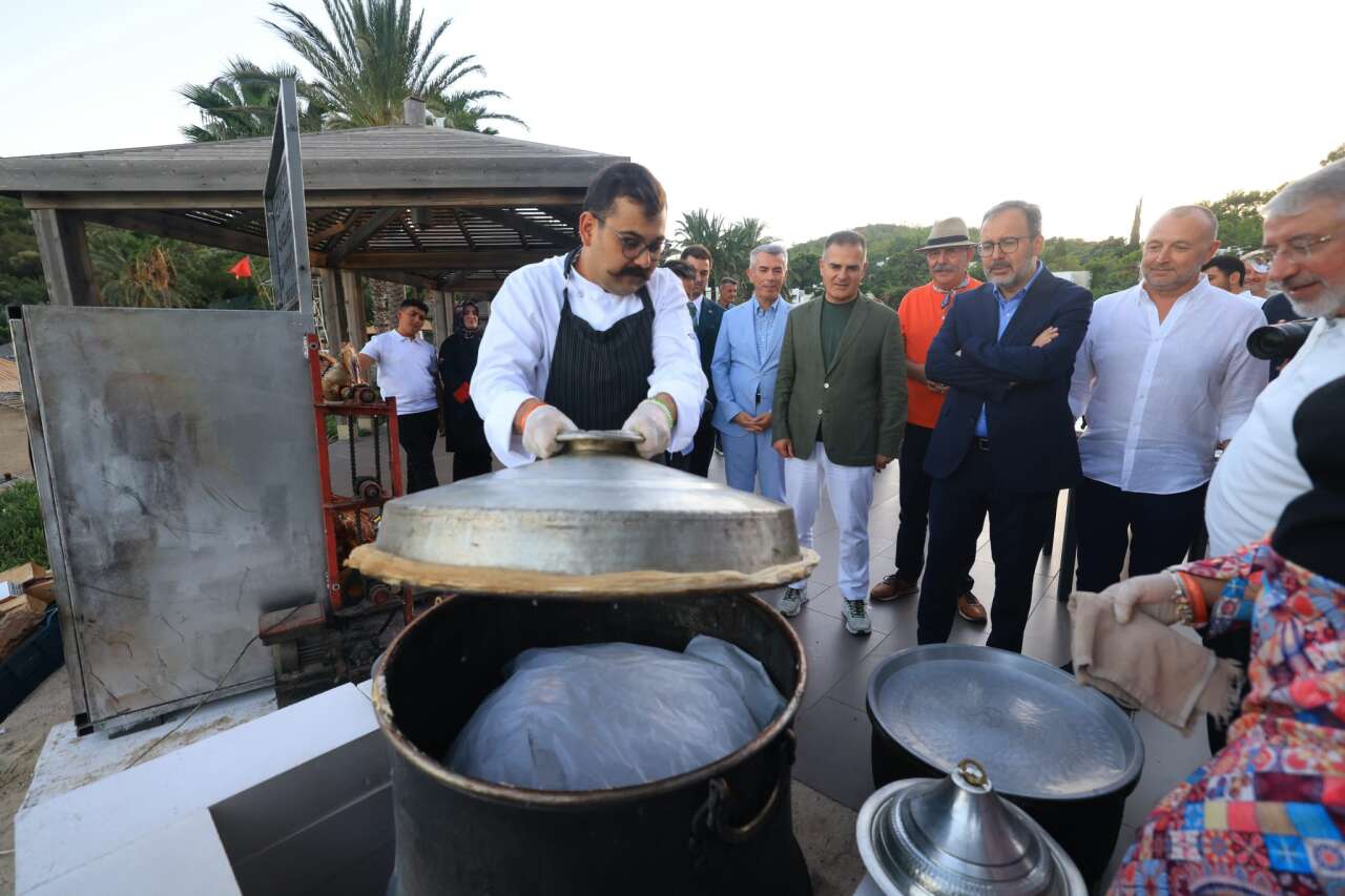 Muğla Valisi Akbıyık’tan Çorum Lezzet Festivali’ne Ziyaret 1