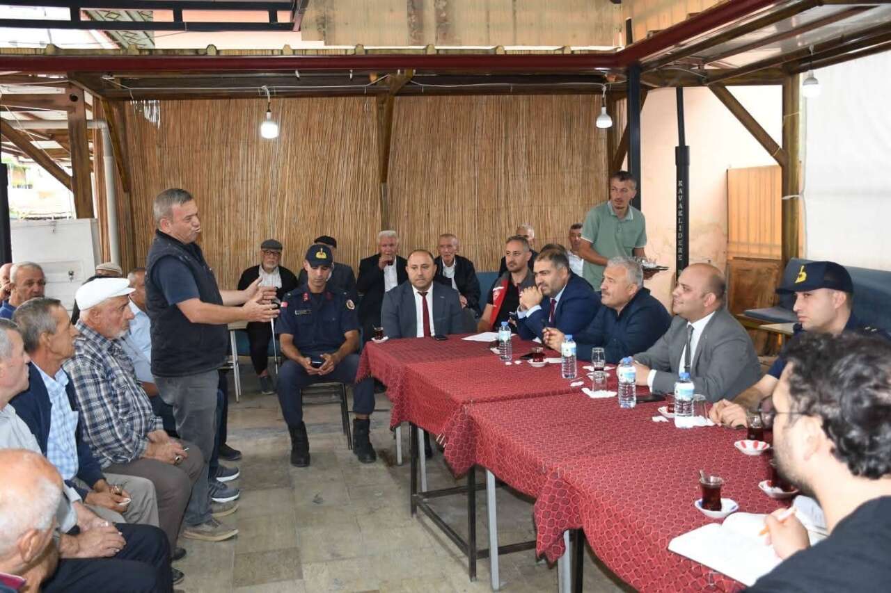 Kavaklıdere’de Halk Buluşması: Kaymakam Karakaya ve Başkan Demir Vatandaşlarla Bir Araya Geldi 2