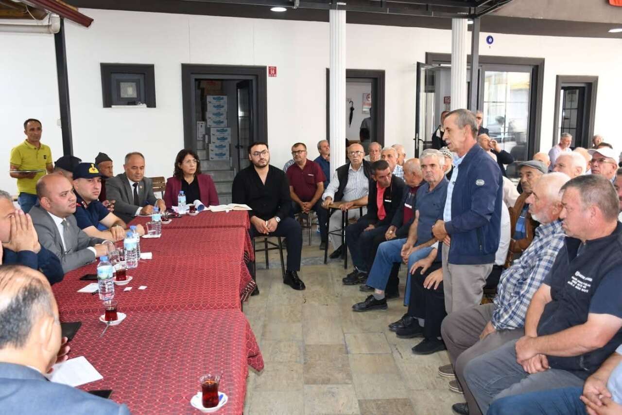 Kavaklıdere’de Halk Buluşması: Kaymakam Karakaya ve Başkan Demir Vatandaşlarla Bir Araya Geldi 3