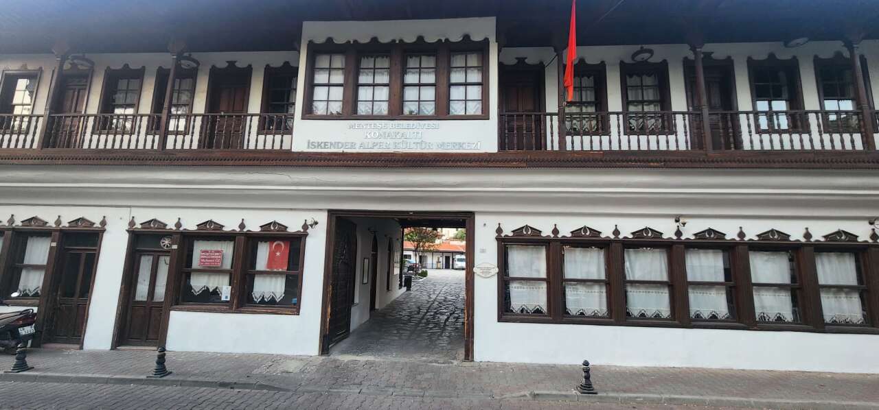 Menteşe’de Konakaltı Krizi: Kültür Merkezi Vakıf Adına Tescil Edildi 1
