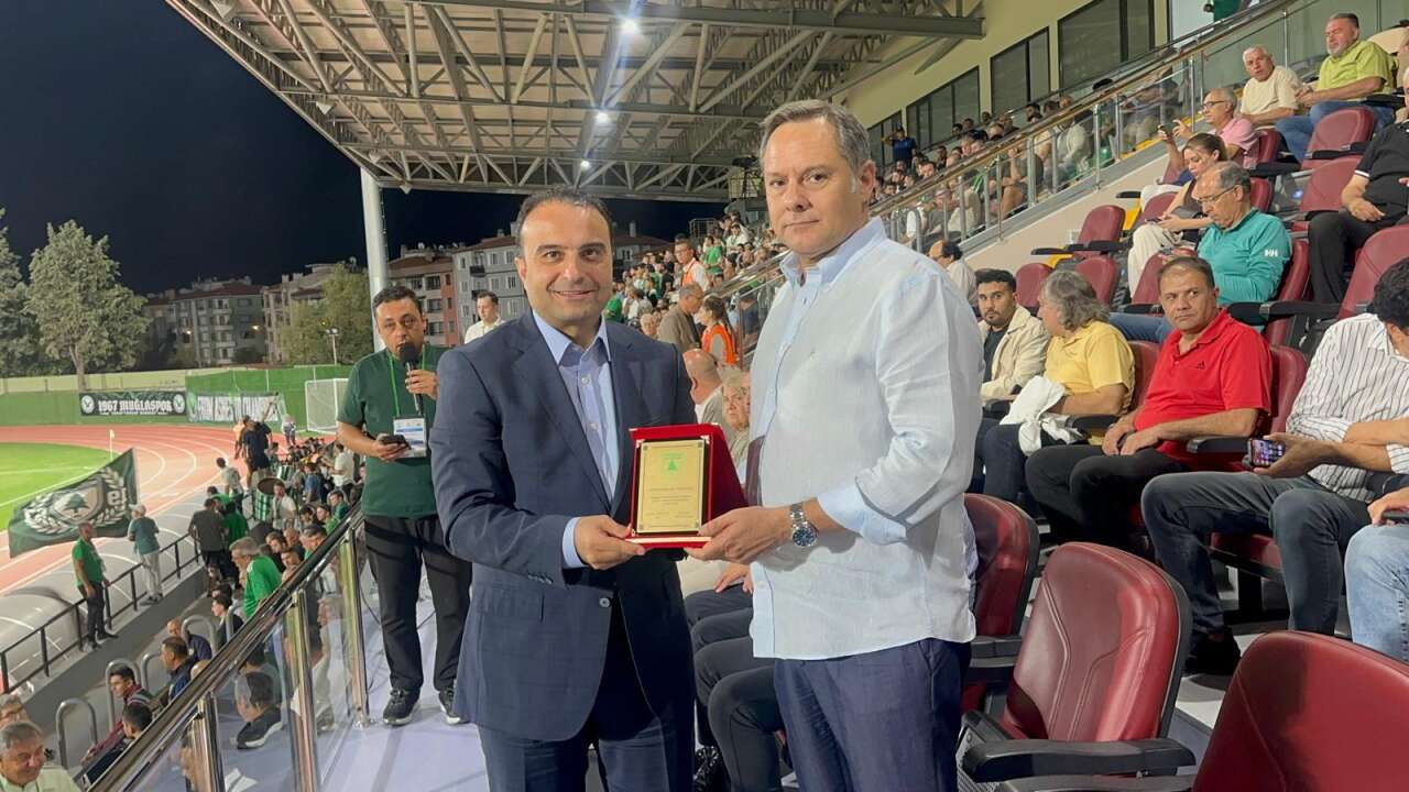 Muğlaspor’un Sponsorlarına Iğdır FK Maçı Öncesi Teşekkür Plaketi 4