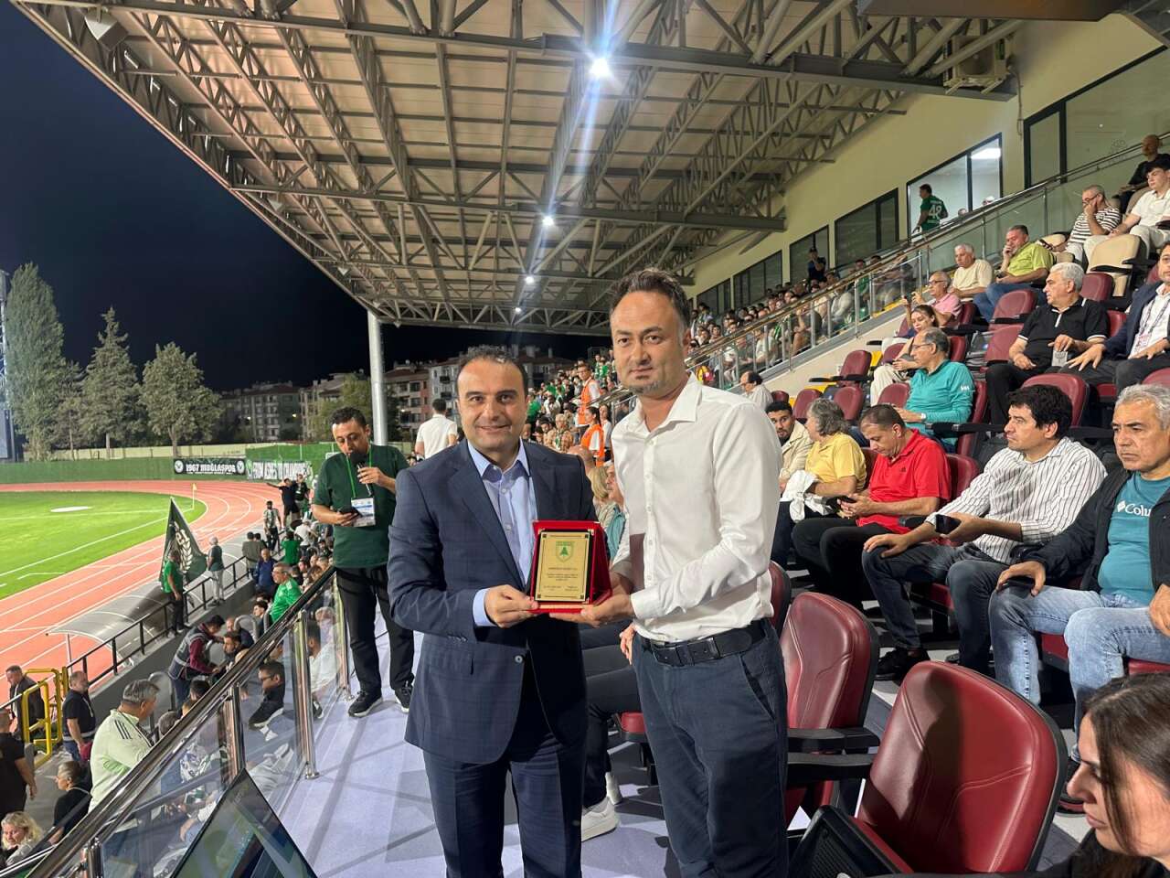Muğlaspor’un Sponsorlarına Iğdır FK Maçı Öncesi Teşekkür Plaketi 3