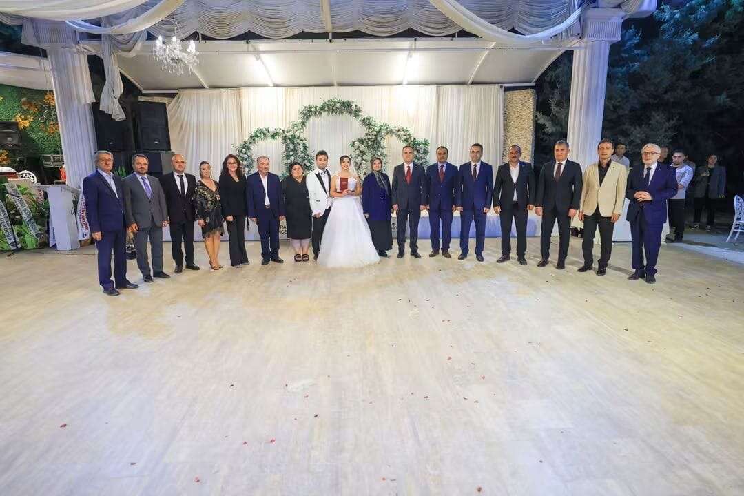 Muğla Valisi Akbıyık, Şehit Teğmen Altuğ Pek’in Kardeşinin Nikâhında Şahitlik Yaptı 3