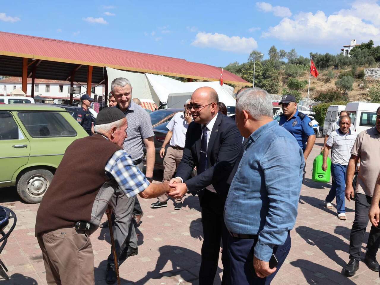 Kavaklıdere Belediye Başkanı Mehmet Demir ve Kaymakam Cihad Karakaya Çayboyu’nda Vatandaşlarla Buluştu 6