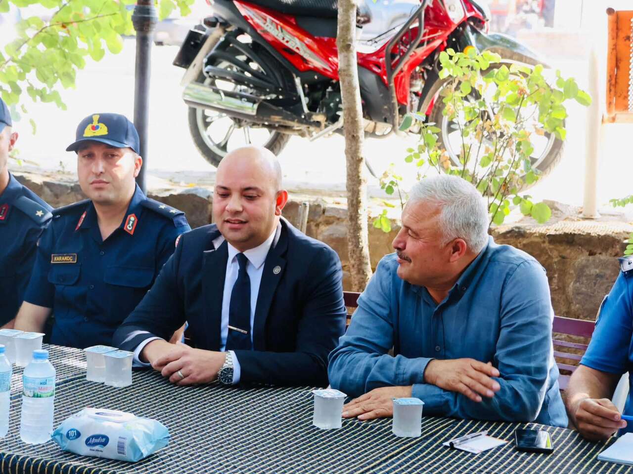 Kavaklıdere Belediye Başkanı Mehmet Demir ve Kaymakam Cihad Karakaya Çayboyu’nda Vatandaşlarla Buluştu 1