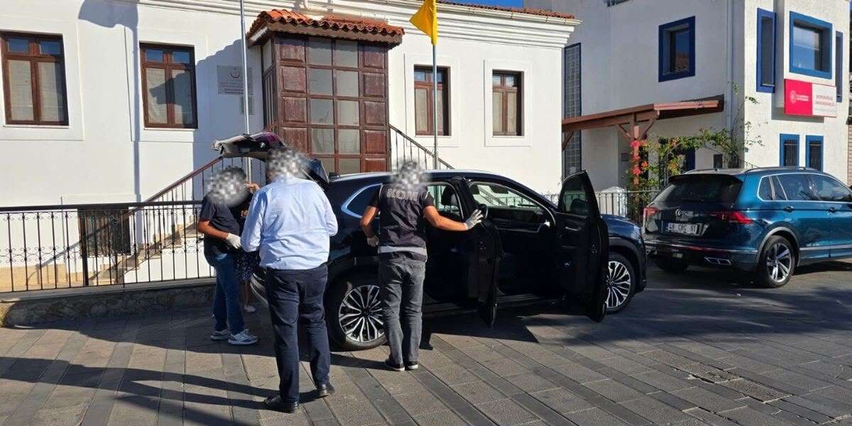 Bodrum Liman Başkanı Tutuklandı, Evinde Yüklü Miktarda Döviz Ele Geçirildi 2