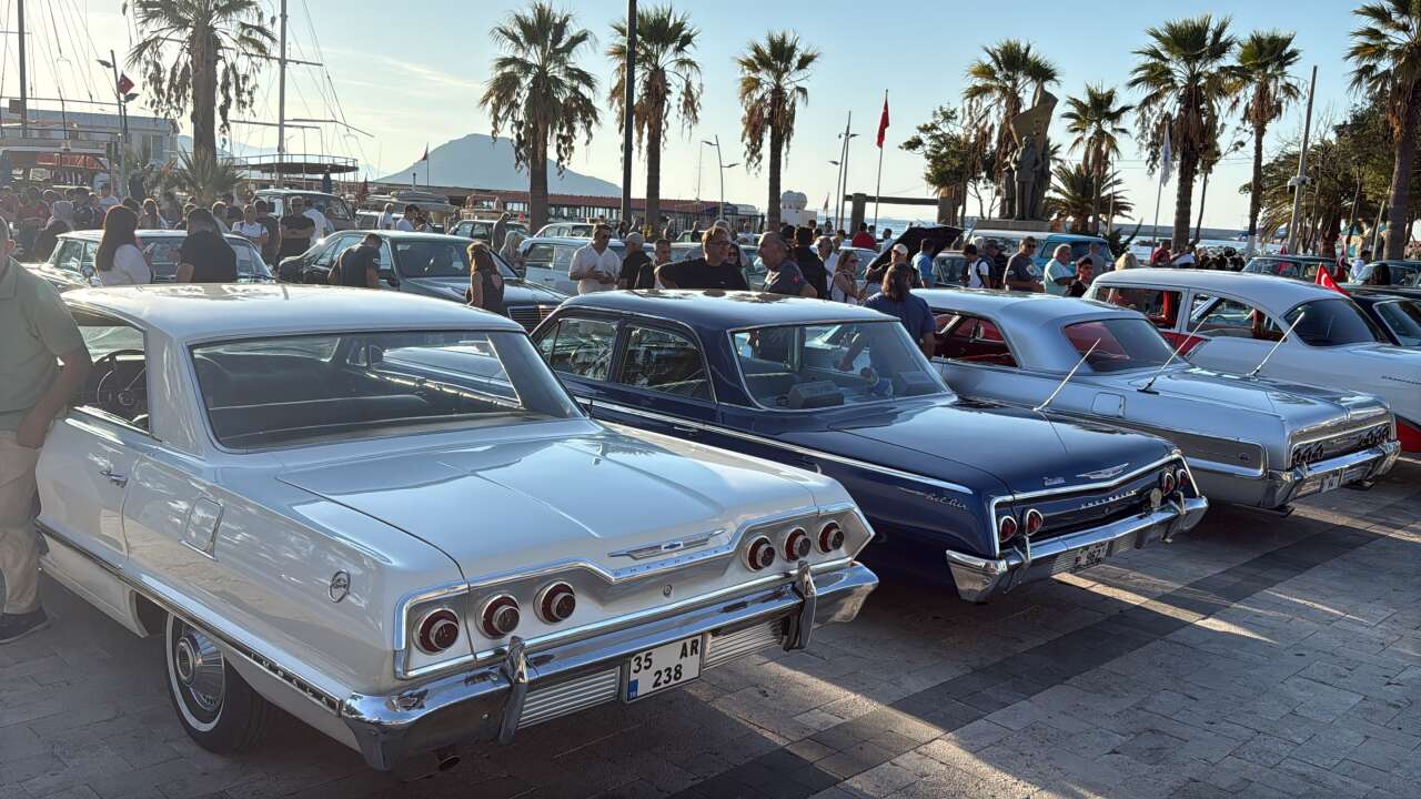 Muğla’da 42 Klasik Otomobil Nostalji Rüzgârı Estirdi 4