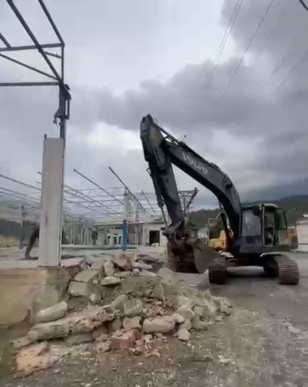 Ortaca’da 300 Kişinin Çalıştığı Tesiste Söküm Başladı: AK Partili Çiftçi ile Başkan Tezcan Arasında Ruhsat Krizi 3