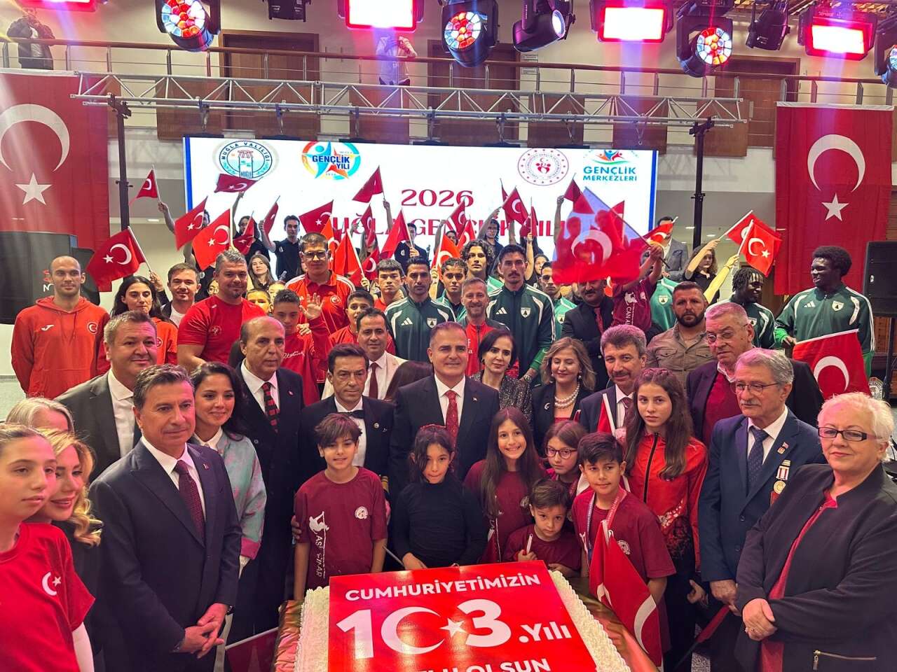 Muğla’da Cumhuriyet’in 103. Yılına Özel  Kabul Töreni: Gençlik Korosu Sahne Aldı 2