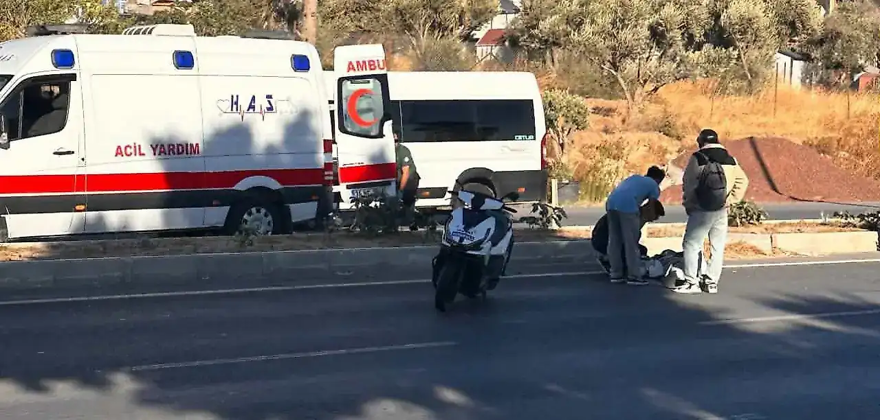 Muğla’da Motosiklet Otomobile Çarptı: MUSKİ Çalışanı Yola Savruldu 1