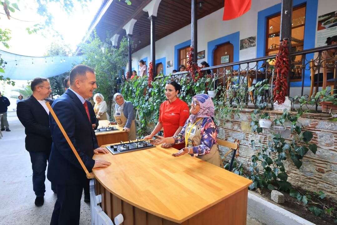 Muğla’nın Yöresel Lezzetleri Ekranlarda: Vali Akbıyık ‘En İyi Ben Pişiririm’ Setini Ziyaret Etti 1